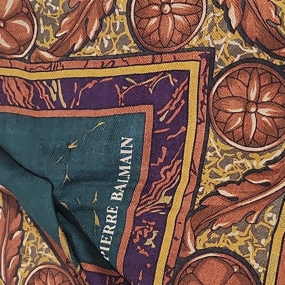 PIERRE BALMAIN wool scarf 41x41 inches